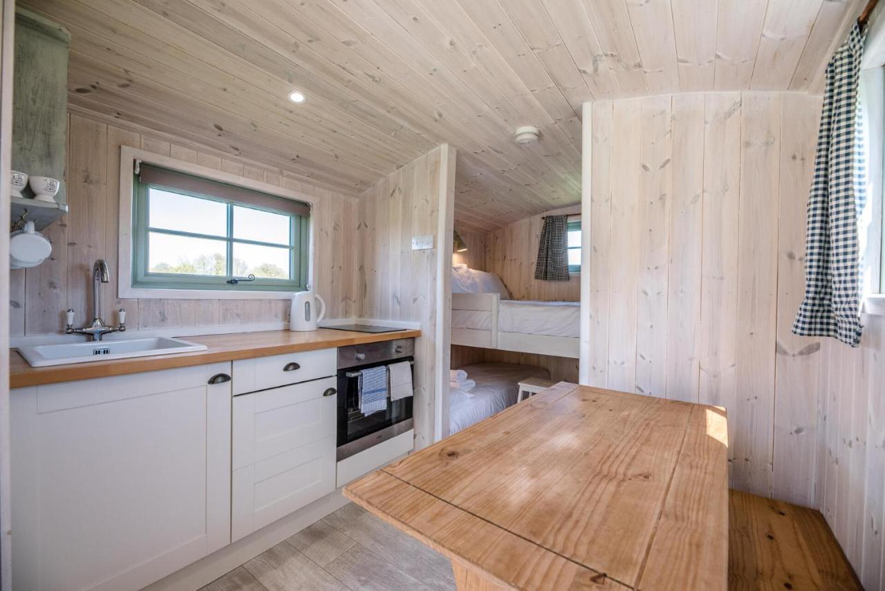 Honeysuckle Farm Holidays By Stay In Suffolk, Monk Soham วูดบริดจ์ ภายนอก รูปภาพ