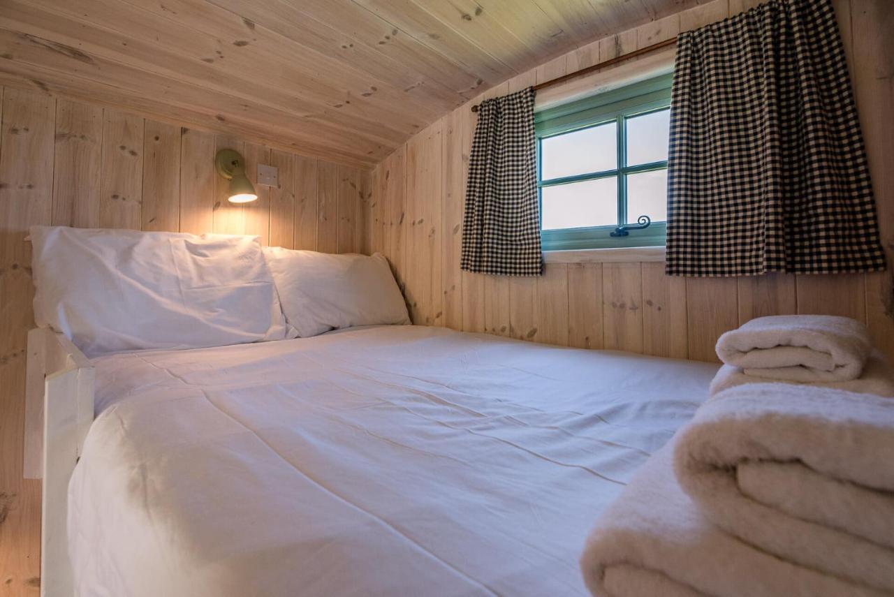Honeysuckle Farm Holidays By Stay In Suffolk, Monk Soham วูดบริดจ์ ภายนอก รูปภาพ