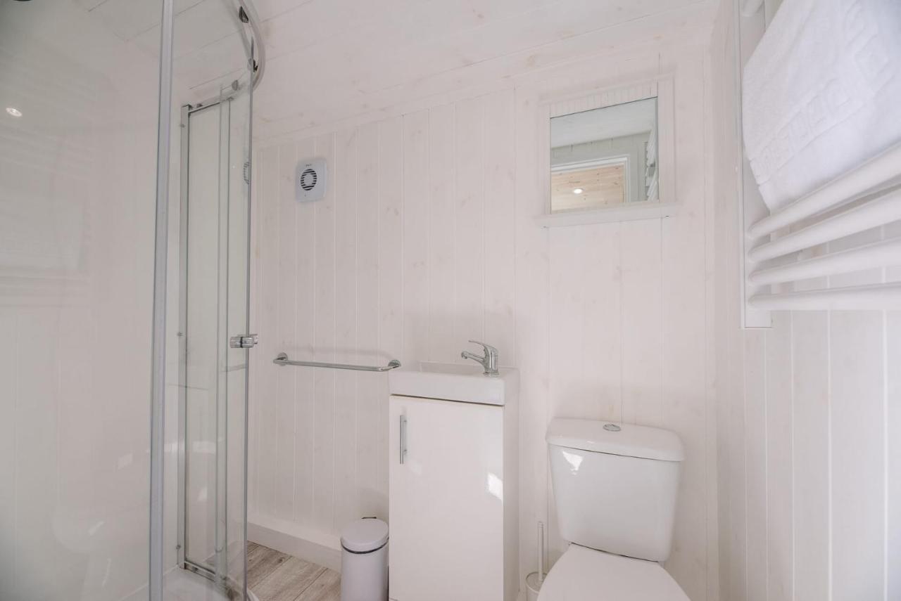 Honeysuckle Farm Holidays By Stay In Suffolk, Monk Soham วูดบริดจ์ ภายนอก รูปภาพ